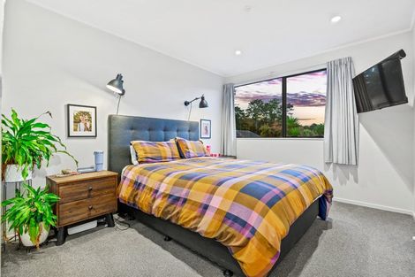 Photo of property in 2/239 Waitemata Drive, Ranui, Auckland, 0612