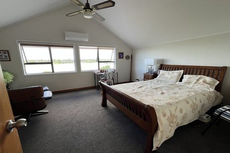 Photo of property in 17 Constable Lane, West Harbour, Auckland, 0618