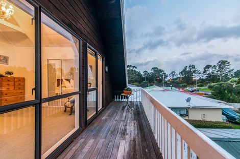 Photo of property in 1/217 Portage Road, Green Bay, Auckland, 0604