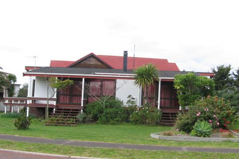 Photo of property in 2 Easdale Place, Pauanui, Hikuai, 3579
