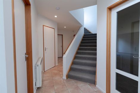 Photo of property in 16 Huntingdon Place, Avonhead, Christchurch, 8042