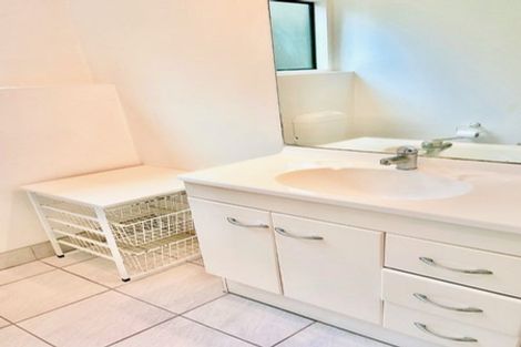 Photo of property in 1/881 East Coast Road, Northcross, Auckland, 0632