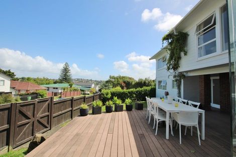 Photo of property in 78 Hillcrest Avenue, Hillcrest, Auckland, 0627