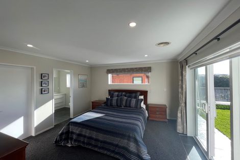 Photo of property in 10 Belize Grove, Grenada Village, Wellington, 6037