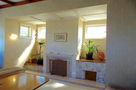 Photo of property in 13 Roslyn Road, Bluff Hill, Napier, 4110