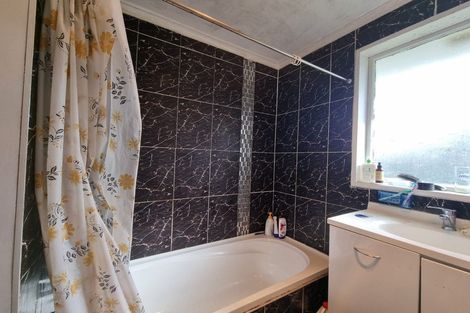 Photo of property in 45 Hobsonville Road, West Harbour, Auckland, 0618