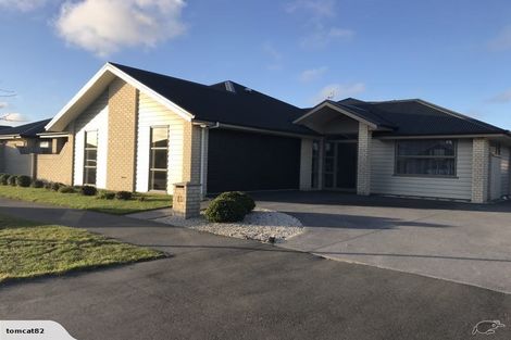 Photo of property in 16 Somerville Crescent, Aidanfield, Christchurch, 8025