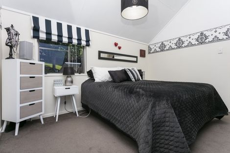 Photo of property in 24 Larkins Street, Helensburgh, Dunedin, 9010