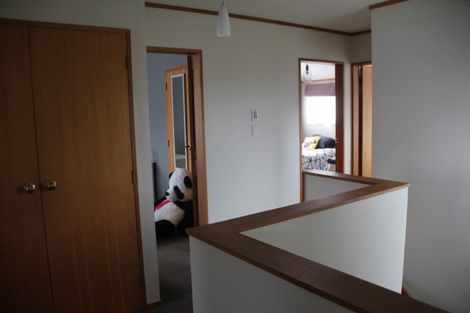 Photo of property in 32 Burbank Crescent, Churton Park, Wellington, 6037