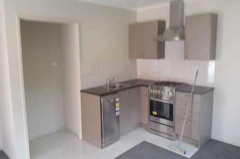 Photo of property in 1/22a Knox Road, Swanson, Auckland, 0612