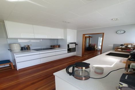 Photo of property in 4 Dunstall Place, Mangere Bridge, Auckland, 2022