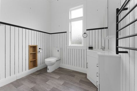 Photo of property in 2 Fagan Street, Sanson, 4817