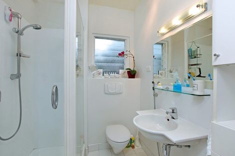 Photo of property in Illawarra Flats, 10/6 Brighton Road, Parnell, Auckland, 1052