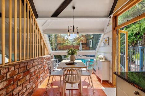 Photo of property in 52 Amapur Drive, Khandallah, Wellington, 6035