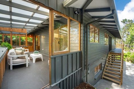 Photo of property in 32 Rosecamp Road, Beach Haven, Auckland, 0626