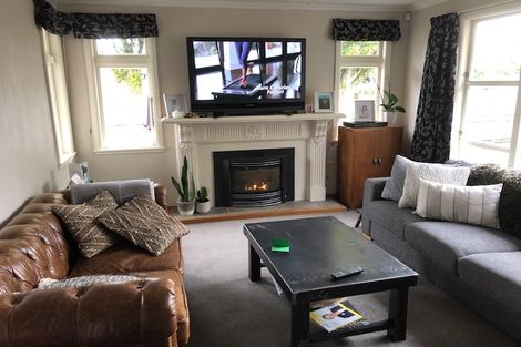 Photo of property in 1 Woodstock Place, Hokowhitu, Palmerston North, 4410