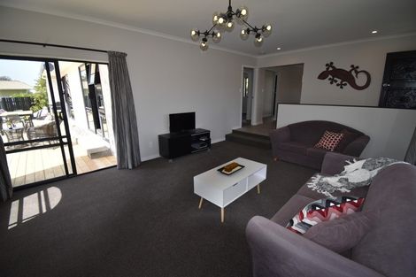 Photo of property in 12 Te Kama Street, Levin, 5510