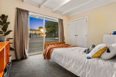 Photo of property in 68b Te Atatu Road, Te Atatu South, Auckland, 0610