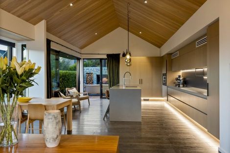 Photo of property in 31 Falconer Rise, Jacks Point, Queenstown, 9371