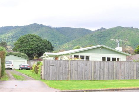 Photo of property in 3 Koromiko Road, Waikanae, 5036