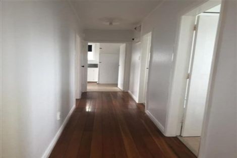 Photo of property in 9 Karaka Street, Merrilands, New Plymouth, 4312