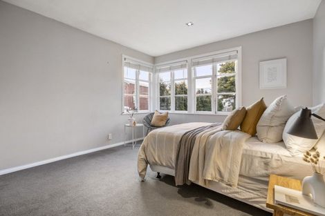 Photo of property in 15 Range View Road, Mount Albert, Auckland, 1025