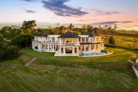 Photo of property in 189 Vaughans Road, Okura, Albany, 0792