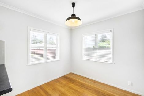 Photo of property in 12 Albert Road, Kelston, Auckland, 0602