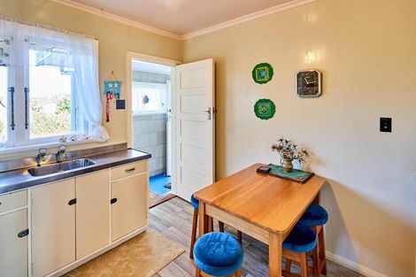 Photo of property in 581 Waitarere Beach Road, Waitarere Beach, Levin, 5510