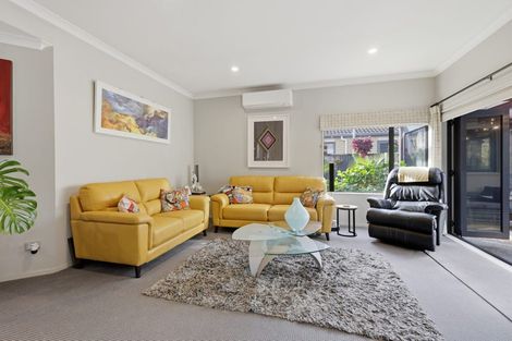 Photo of property in 110 Reynolds Road, Pukekohe, 2120