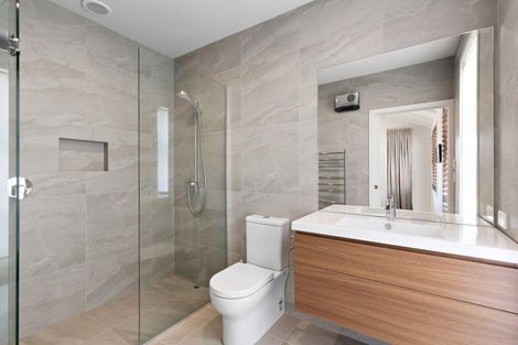 Photo of property in 2 Avalanche Place, Wanaka, 9305