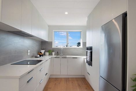 Photo of property in 38 Keegan Drive, Massey, Auckland, 0614
