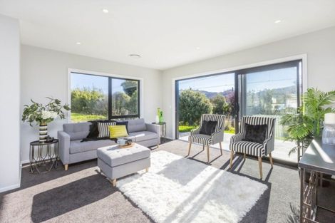 Photo of property in 22 Filmer Crescent, Wallaceville, Upper Hutt, 5018