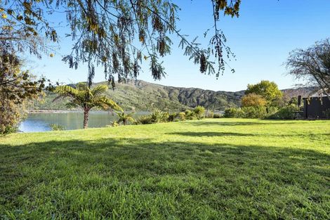 Photo of property in 1735 Queen Charlotte Drive, Linkwater, Picton, 7281