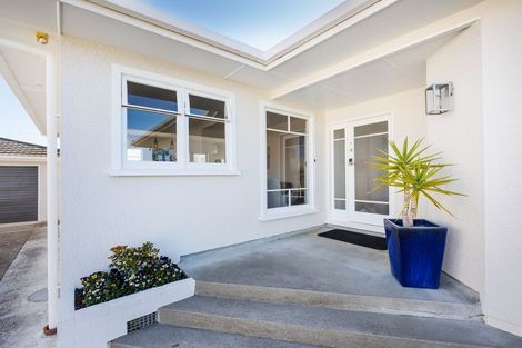 Photo of property in 30 Lincoln Terrace, Hokowhitu, Palmerston North, 4410