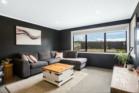 Photo of property in 194 Navigation Drive, Whitby, Porirua, 5024