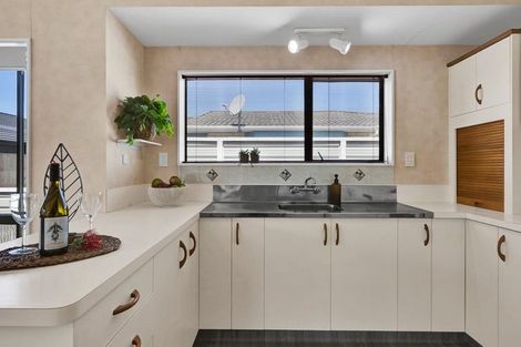 Photo of property in 28c Tukapa Street, Westown, New Plymouth, 4310