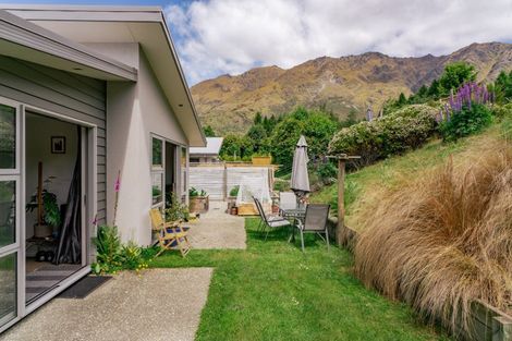 Photo of property in 26 Harrys Close, Arthurs Point, Queenstown, 9371