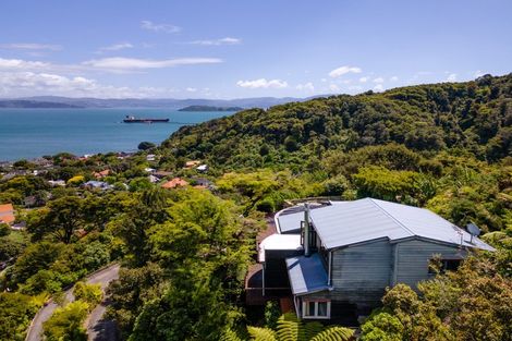 Photo of property in 5 Whiorau Grove, Lowry Bay, Lower Hutt, 5013