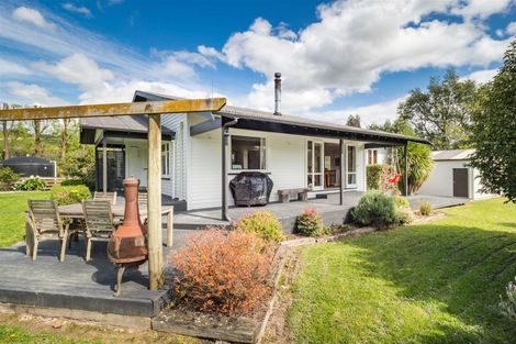 Photo of property in 803 Fitzherbert Road East, Aokautere, Palmerston North, 4471