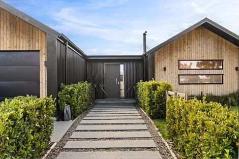 Photo of property in 1 Hewson Crescent, Lake Hawea, Wanaka, 9382