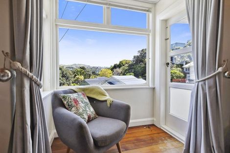 Photo of property in 48 Jackson Street, Island Bay, Wellington, 6023