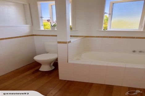 Photo of property in 50a Megan Avenue, Pakuranga Heights, Auckland, 2010