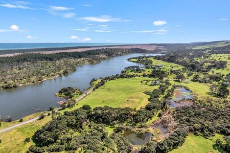 Photo of property in 487 Wilson Road, South Head, Helensville, 0874