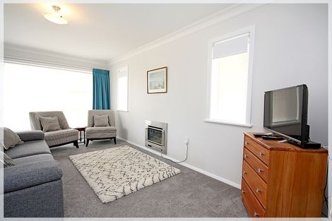 Photo of property in 115 Queen Street West, Levin, 5510