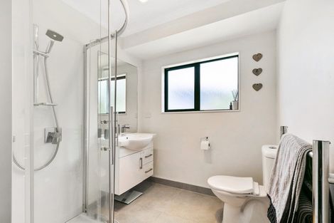 Photo of property in 3b Tawa Road, Te Atatu Peninsula, Auckland, 0610