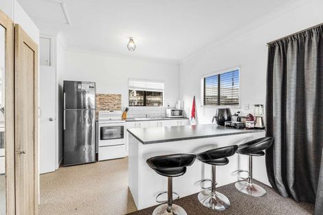 Photo of property in 4 Endeavour Close, Whitianga, 3510