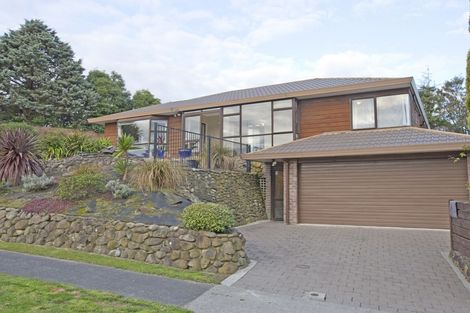 Photo of property in 1 Springdale Grove, Fitzherbert, Palmerston North, 4410