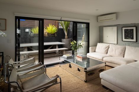 Photo of property in 1a Port Street, Mount Victoria, Wellington, 6011