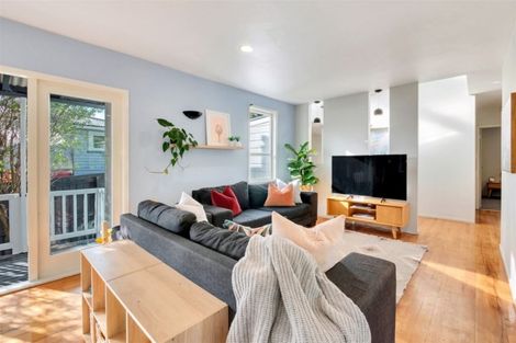 Photo of property in 48 Sylvan Crescent, Te Atatu South, Auckland, 0610